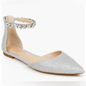 Jewel Badgley Mischka Ankle Strap Pointed Toe Flat in size 9